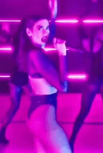 Dua giving all of us incredible massive morning wood. What a delicious ass. Incredible 🤯😍💦💦💦