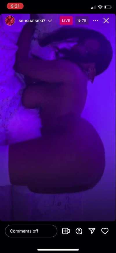 Seki is live and her pussy I super wet