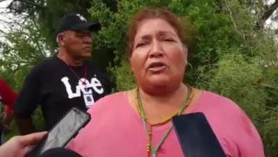 Familiares de los 10 mineros atrapados en el pozo de carbón de Sabinas, Coahuila, la coordinadora de Protección Civil, quien les dio a conocer que el rescate llevará de 6 a 11 meses .