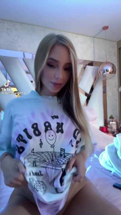 Love to show my naughty side on reddit