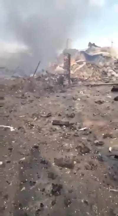 Anyone know the translation? Thanks in advance. Russian Armored Column destroyed near Bucha, Kyiv oblast. PS: last vehicle was a BTR-82 i think