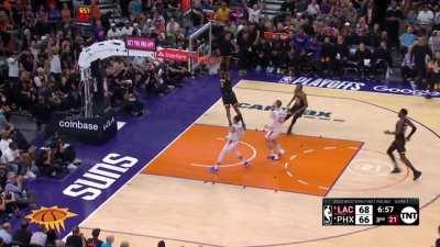 [Highlight] Booker gets the steal and feeds it to Torrey Craig to tie it up at 68-68!