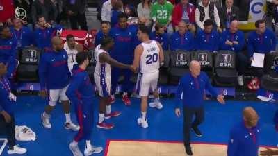 [Highlight] Niang frustrated at Shake Milton's lack of passing and things get heated on the bench