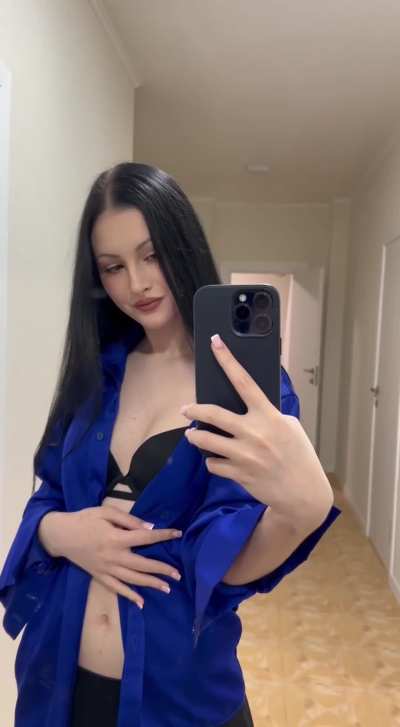 Came to visit and the main entertainment is my pale body