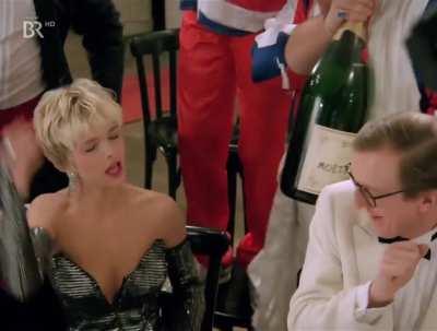 Corinna Drews in Kir Royal 1986