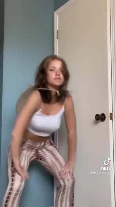 Awkwardly Arousing 😅 [@grace.smith222]