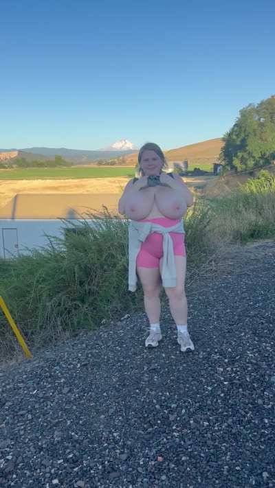 Name the mountains 😋 also don’t mind how I look this is day 7 of camping and it’s 6am 😅