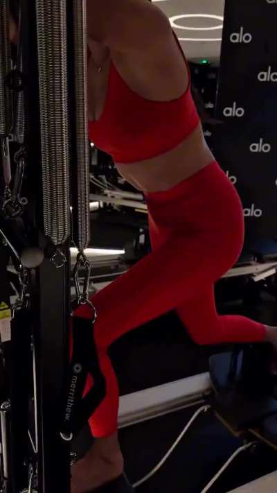 Wrapping up 2025 looking HOT and ready | IG Mary miller 12/24/25