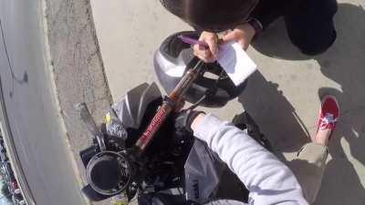 [USA] What a nice cop