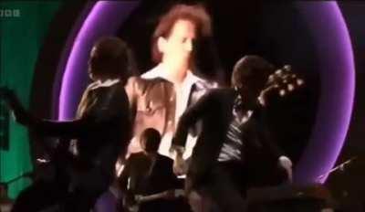 I accidentally synced brick by brick to Alex slapping Jamehs ass and waving his arm