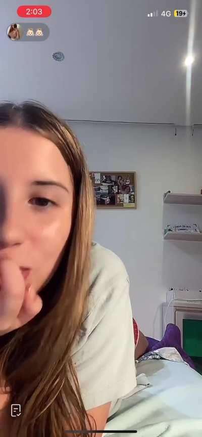 seleniiitaaaa foots 2