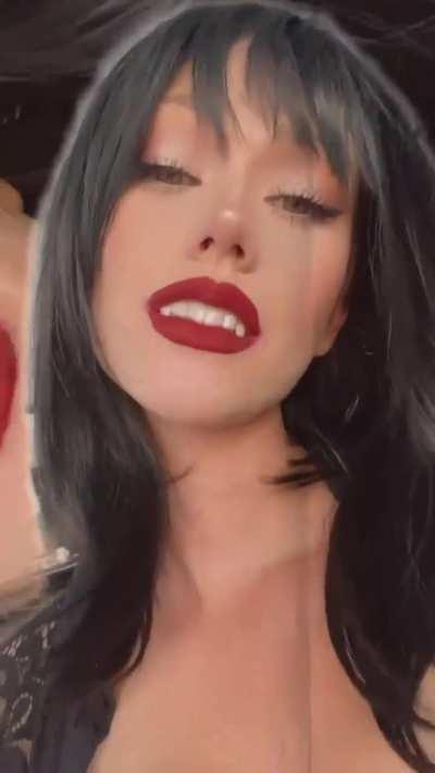 Vampire Katherine McNamara