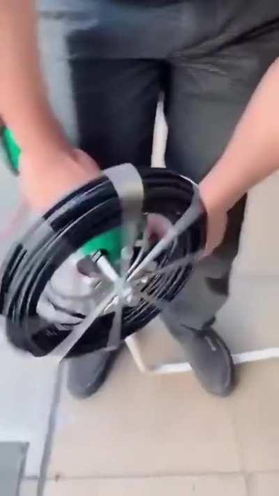 This tool for wire insertion