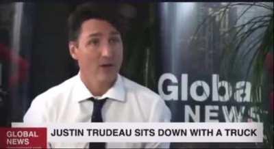 🇺🇸⛔🇨🇦🚚🚛🚚🚚🚜🚜🚜🚚🚚