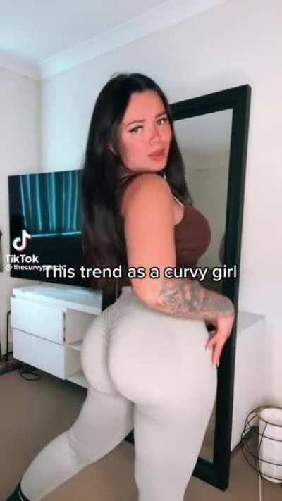 Thecurvypeach