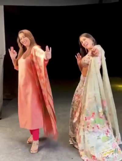 Sara is so stiff while dancing