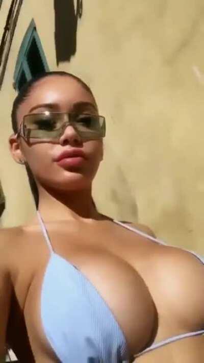 JanetGuzman - Video #8942