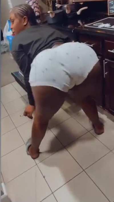 Man where the tele link at?