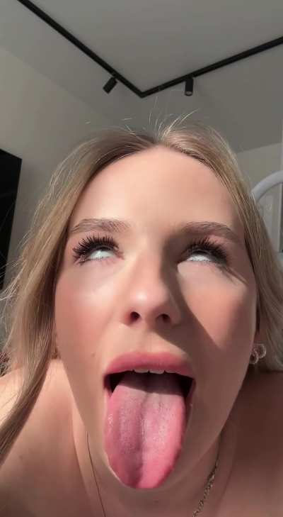 I want a man to love me right here