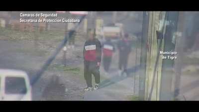 Tigre: Le quiso robar el celular a una chica que esperaba el bondi y terminó detenida, tenía pedido de captura