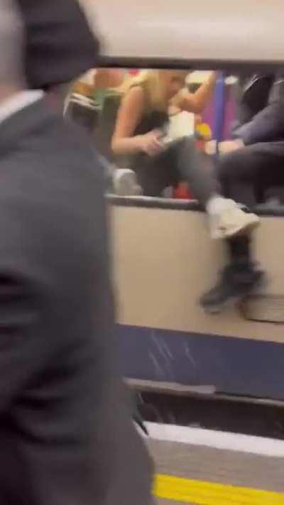 En Mexico somos más civilizados a la hora de que el Metro saca humo.