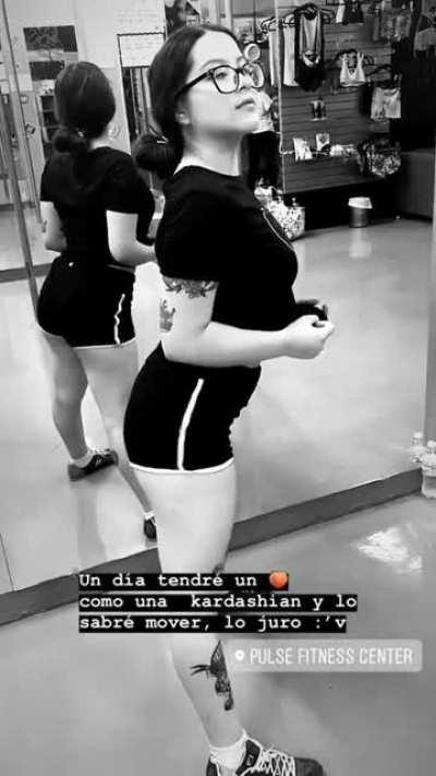 Algo viejito, y todavía no sabe moverlo tan bien jaja