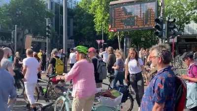 Danke. Bin jetzt wach.