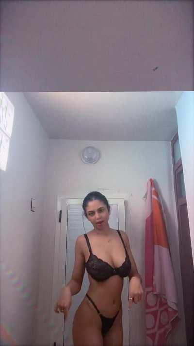 I'm home alone.. please cum over