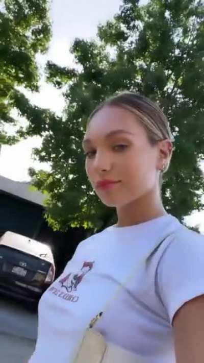 One look and she makes me hard.