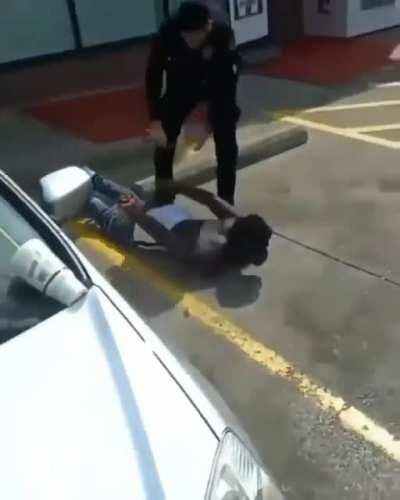 Dallas man holds car thief at gunpoint until police arrive