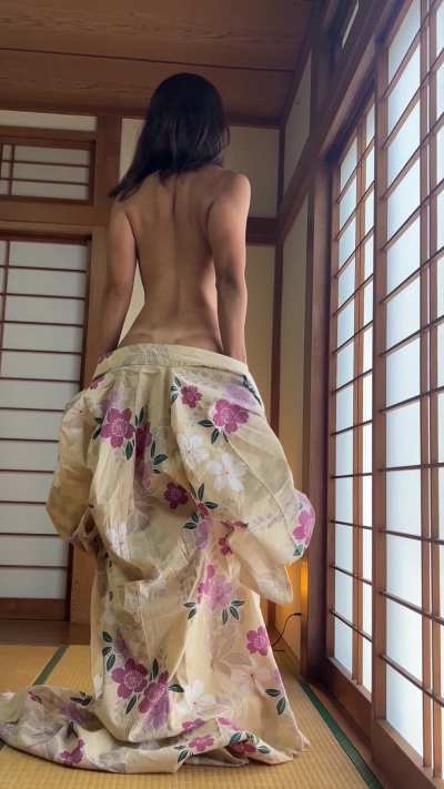 Japanese mom's body beauty