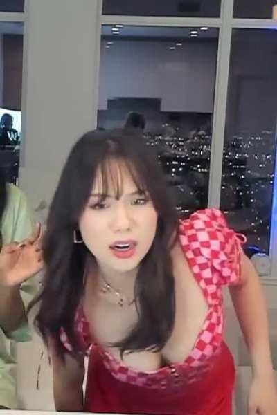 Jodi is one bouncy gal 😳