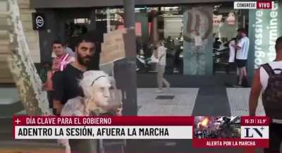 Están raros los jubilados.