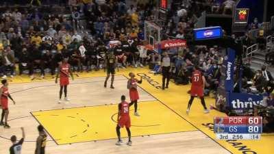 [Highlight] Poole gets by Lillard with the nasty euro-step and lays it in