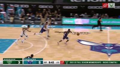 [Highlight] Miles Bridges blocks Antetokounmpo which leads to an easy Rozier layup