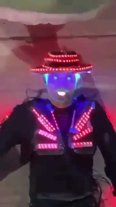 Mientras tanto el agente M