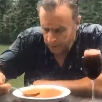 Yo cuando Yajorsito no prende y tengo que ver a rzam 😿: