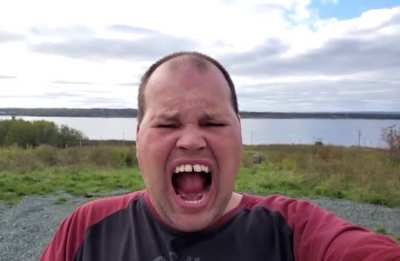 Antonio Pierce yelling RRRAAAIIIDDDEEERRRSSS after getting blown out