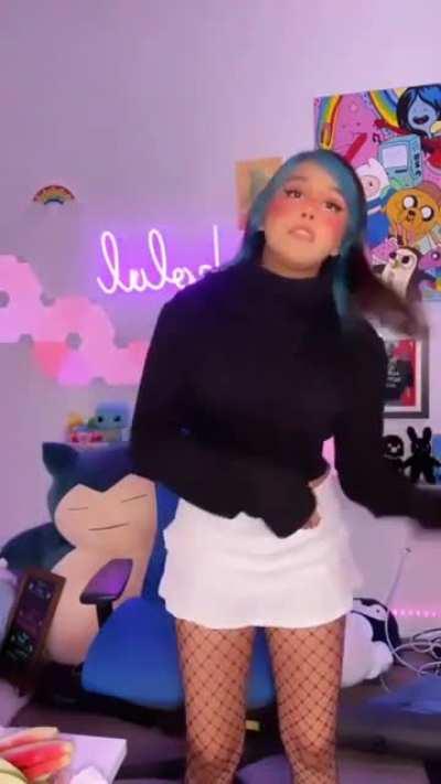 Neekolul is happy about getting thicc but it has some challenges! I personally think she looks great.