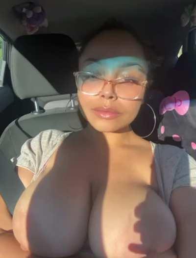 Happy titty Tuesday 😍