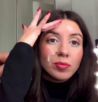 He just used her face