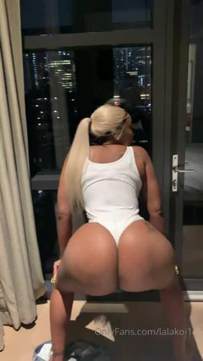 You like ass or naw? more big butts in sub