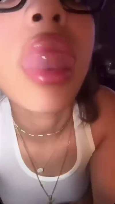 Sweetfacerivera folder $20