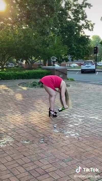 WCGW if I shake the champagne bottle