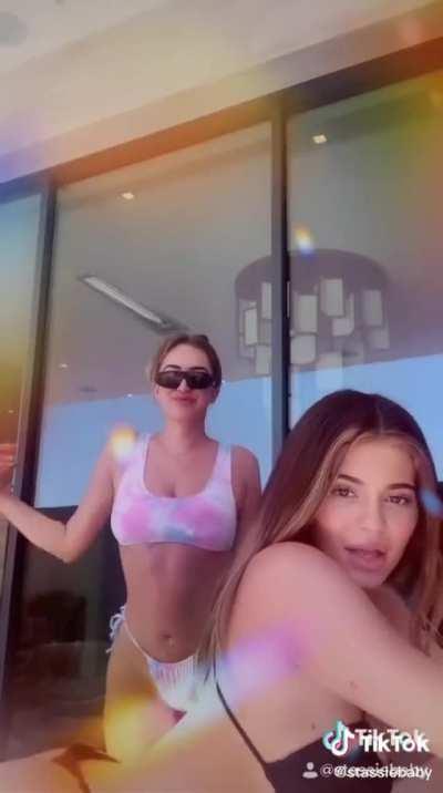 Need that camera a bit lower, Kylie Jenner can shake it goddamm