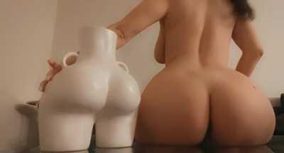 Who has the better booty?