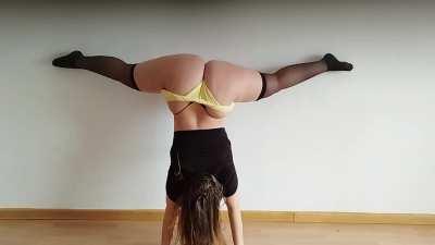 All this positions available to drill my pussy💦