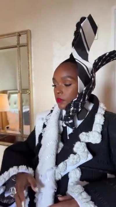 Showing of her Met Gala look