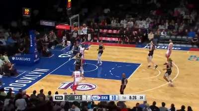 [Highlight] Kyrie showing off all the wizardry in his bag