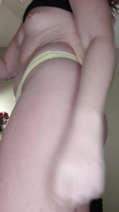 Are you starting with the front or the back? [video] [f] [brunette]
